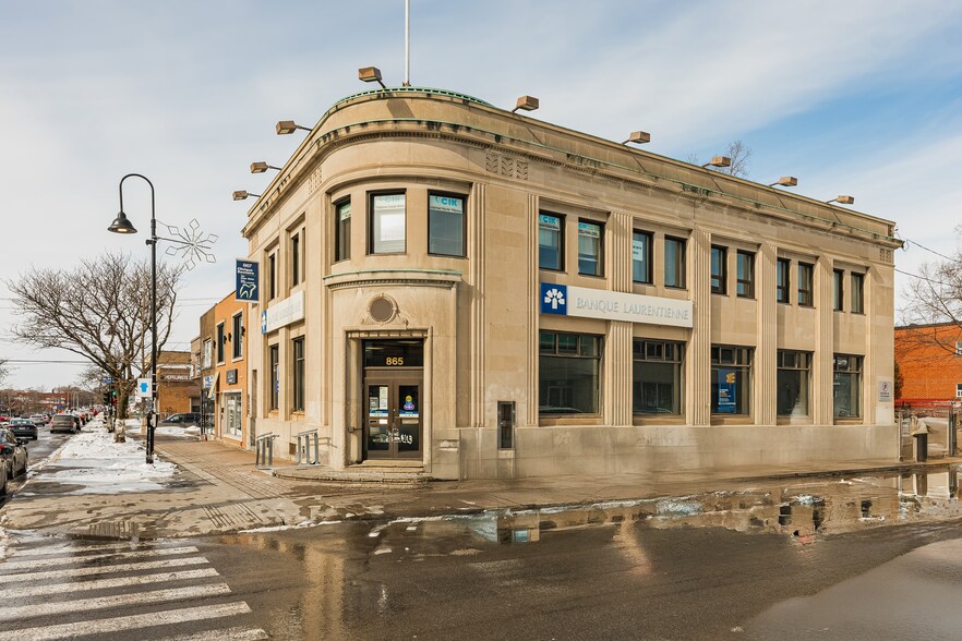 More Photos Of 865-867 Boul Décarie, Saint-Laurent Storefront Retail Office For Sale