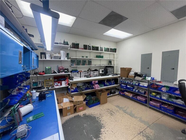 More Photos Of 42065 Zevo Dr, Temecula Warehouse For Sale