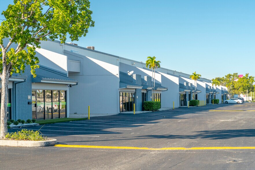More Photos Of 7950-7966 NW 14th St, Miami Unknown For Lease