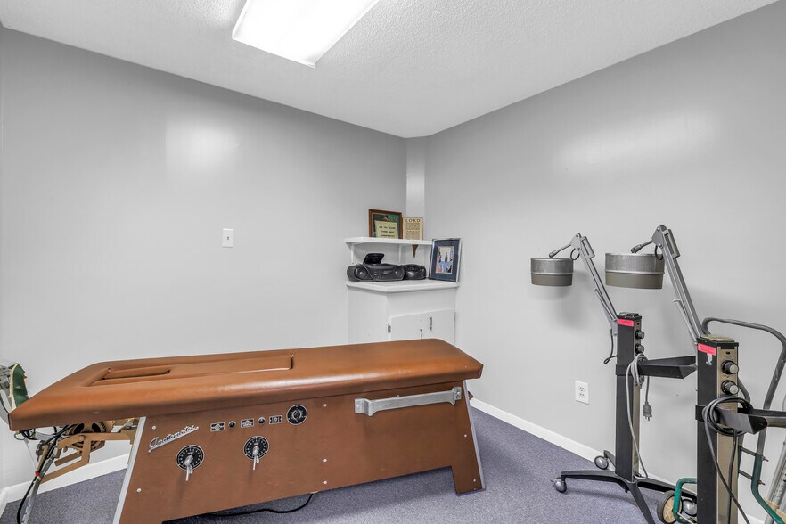 More Photos Of 1745 S Highland Ave, Clearwater Medical For Sale