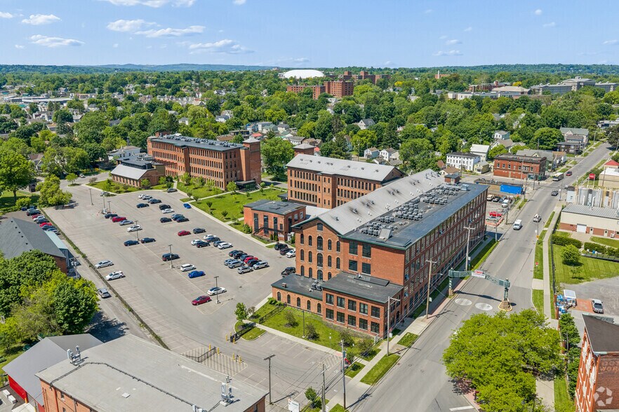 More Photos Of 811-827 Court St, Utica Apartments For Lease