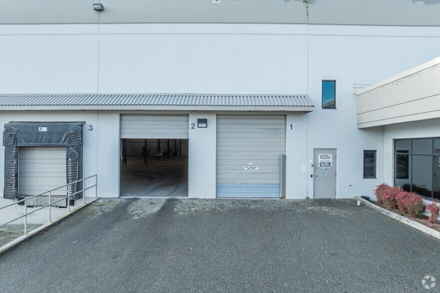 More Photos Of 720 Eaton Way, Delta Warehouse For Lease