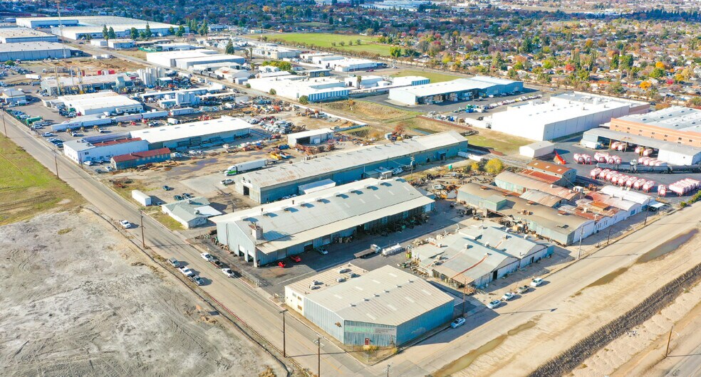 More Photos Of 2660 S Dearing Ave, Fresno Manufacturing For Lease