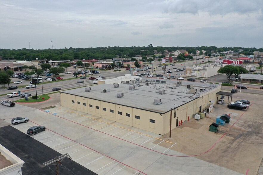 More Photos Of 501-511 W University Dr, Denton Unknown For Lease