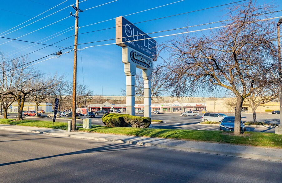 More Photos Of 2655-2789 S Broadway Ave, Boise Unknown For Lease