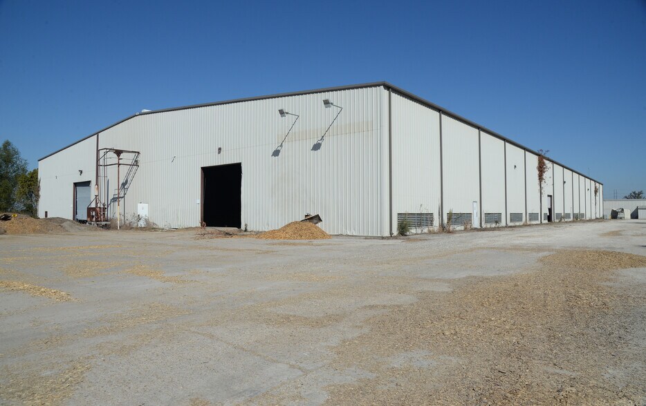 More Photos Of 1735 N Washington St, Vicksburg Manufacturing For Lease