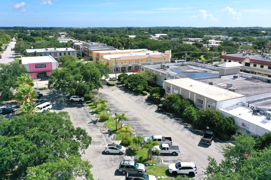 More Photos Of 2045 14th Ave, Vero Beach Office Residential For Sale