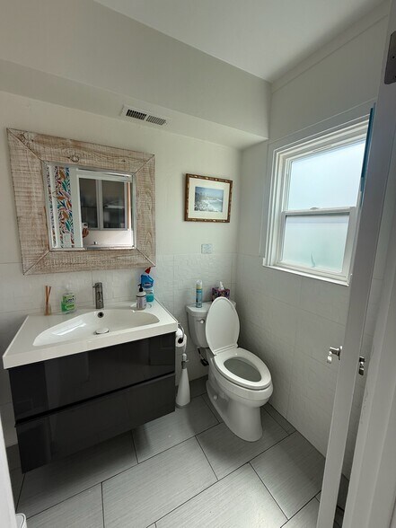 More Photos Of 7880 Exchange Pl, La Jolla Freestanding For Lease