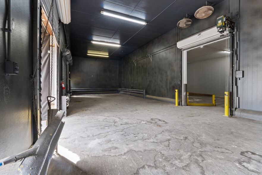 More Photos Of 25 Word St, Fairburn Warehouse For Sale