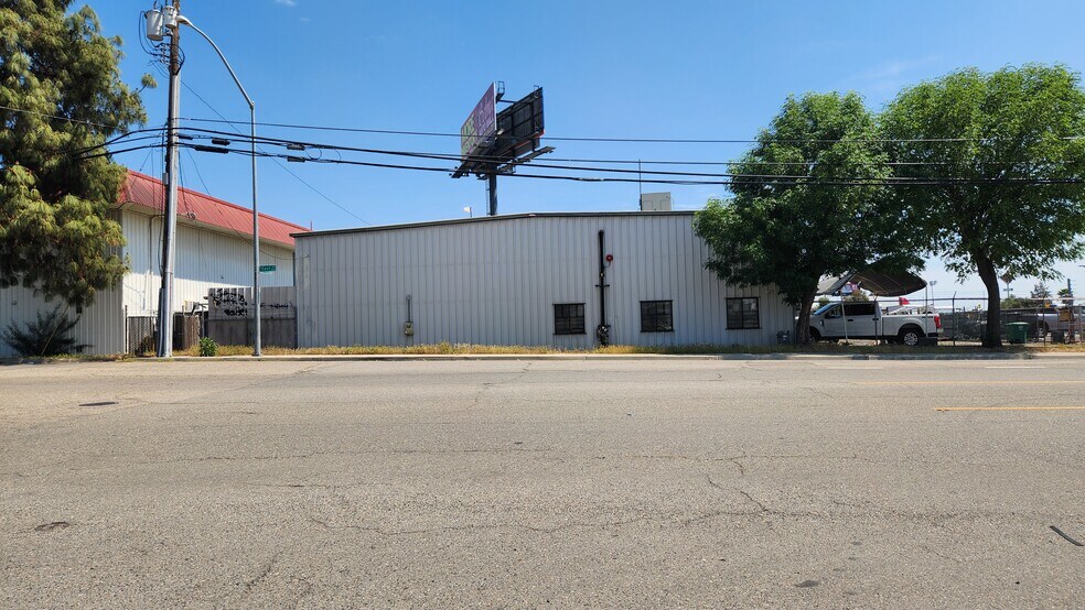 Primary Photo Of 2675 S East Ave, Fresno Service For Sale