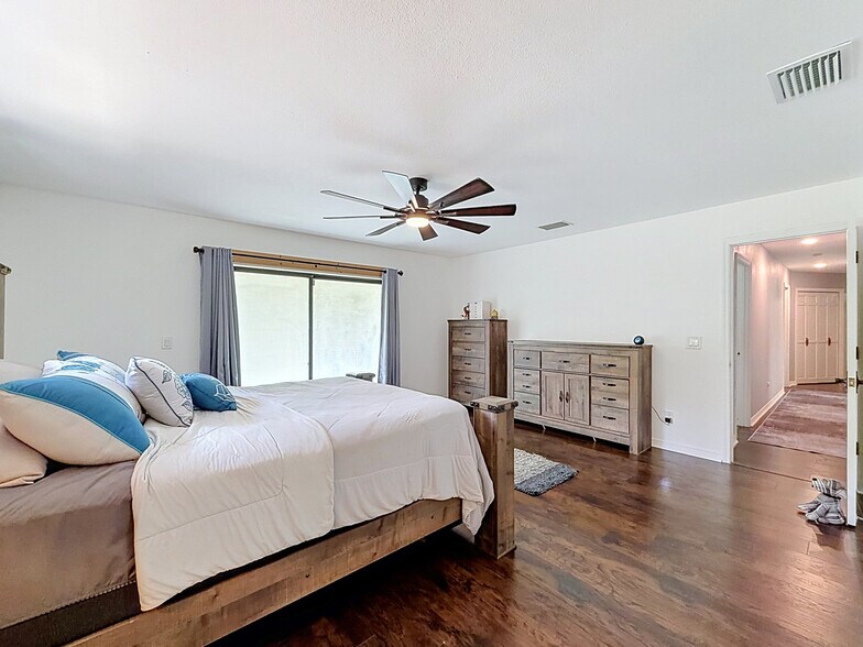 More Photos Of 26311 Willow St, Brooksville Specialty For Sale