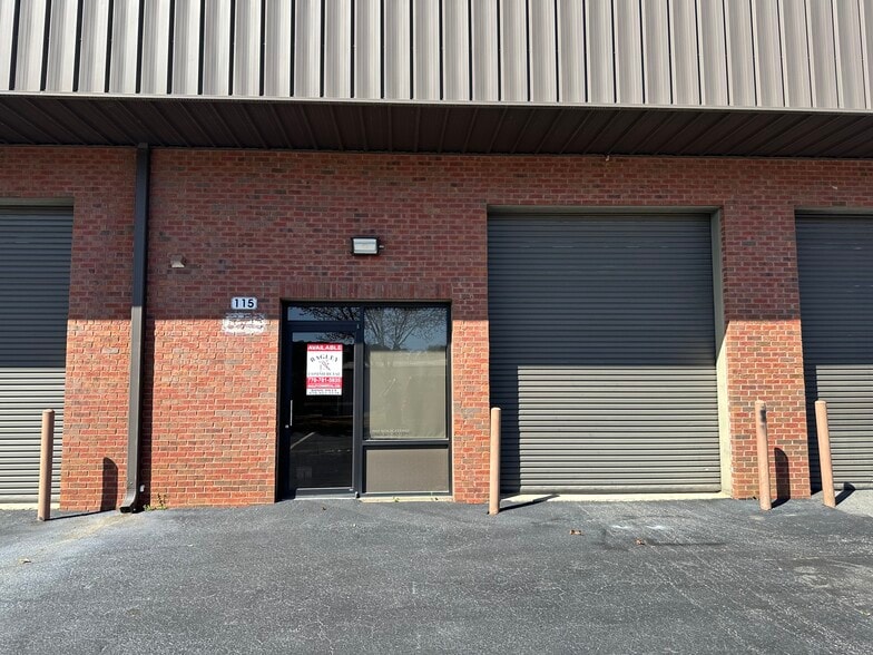 Primary Photo Of 2270 Pendley Rd, Cumming Warehouse For Lease