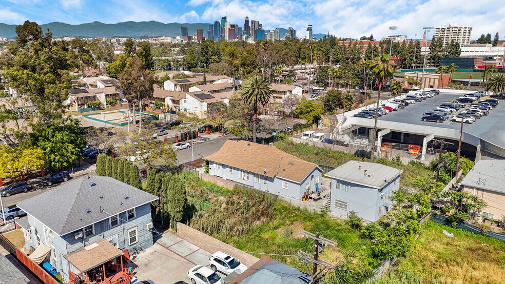 More Photos Of 1146 W 35th St, Los Angeles Land For Sale
