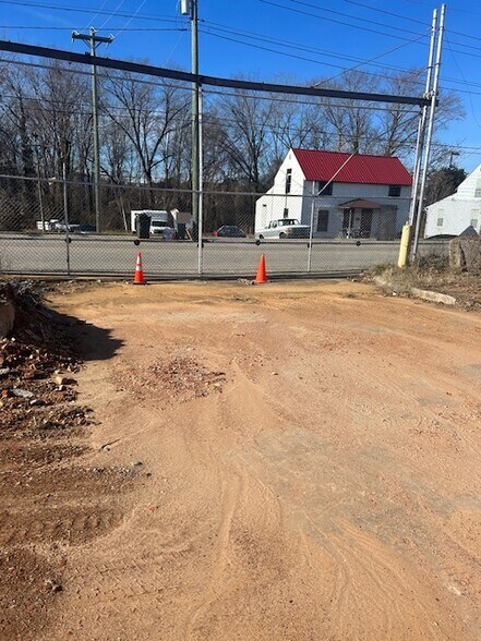 More Photos Of 103 E Harrison St, Reidsville Office For Sale