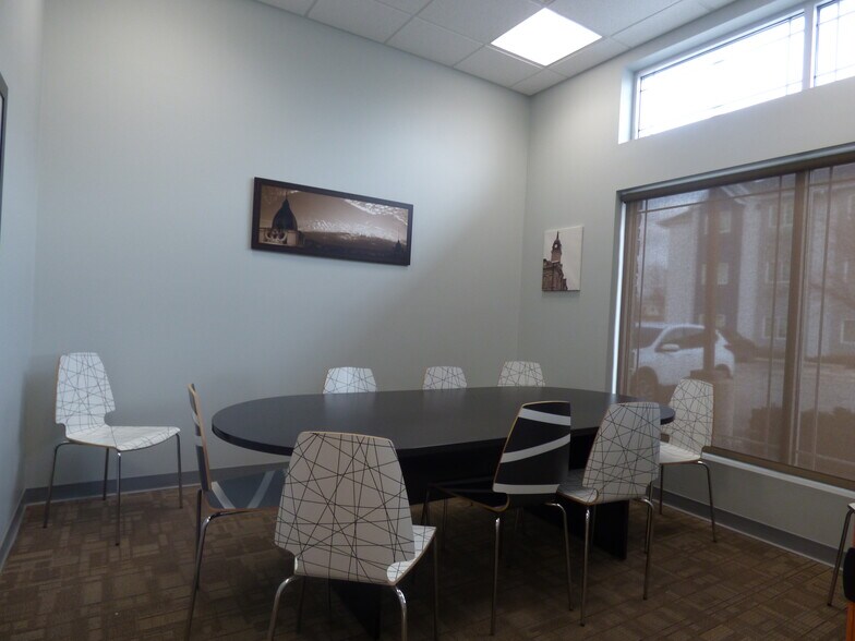 More Photos Of 196 Saint Andrews Dr, Mankato Office For Sale