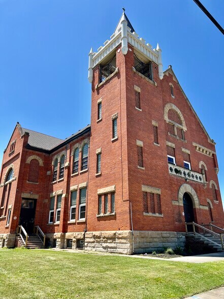 More Photos Of 1548 Reid Ave, Lorain Apartments For Sale