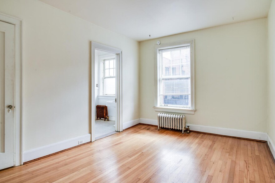 More Photos Of 1121 Van Dyke St, Detroit Apartments For Sale