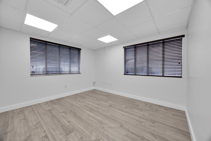 More Photos Of 706 S Dixie Hwy, Coral Gables Office Residential For Lease