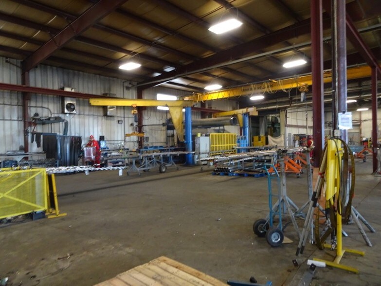 More Photos Of 4604 62nd Ave, Lloydminster Warehouse For Lease