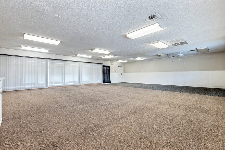 More Photos Of 1629 Pollasky Ave, Clovis Office For Sale