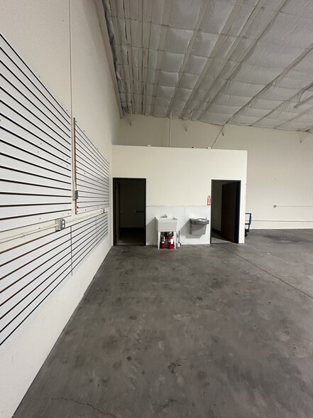 More Photos Of 872 Cottonwood Ln, Fernley Flex For Lease