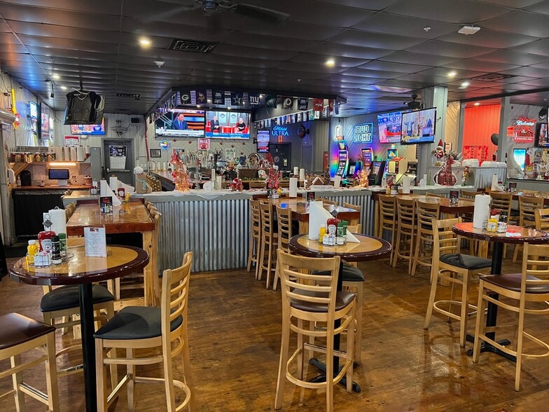More Photos Of 4451 Veronica S Shoemaker Blvd, Fort Myers Restaurant For Lease