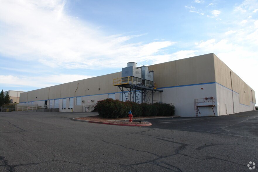 More Photos Of 11560 Rojas Dr, El Paso Distribution For Lease