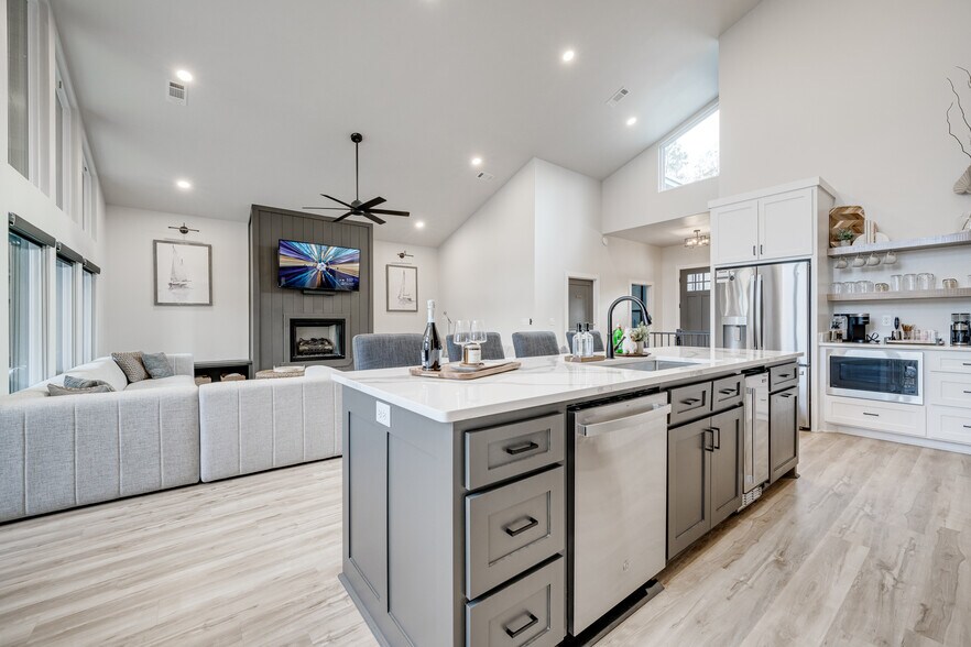More Photos Of 215 Wayward Winds Rd, Hot Springs National Park Apartments For Sale