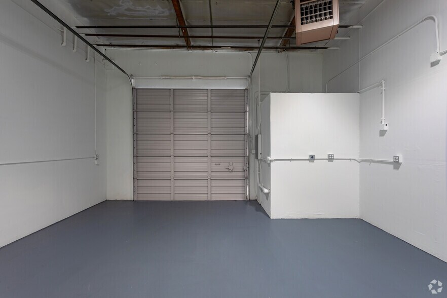 More Photos Of 2910-2960 Scott Blvd, Santa Clara Light Distribution For Lease