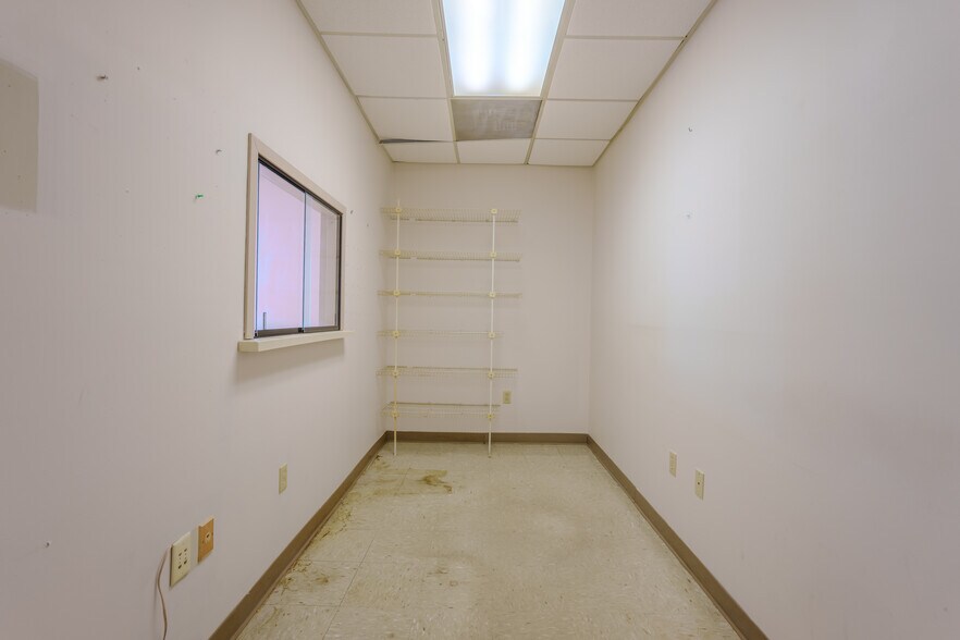 More Photos Of 208 Marengo St, Florence Healthcare For Lease