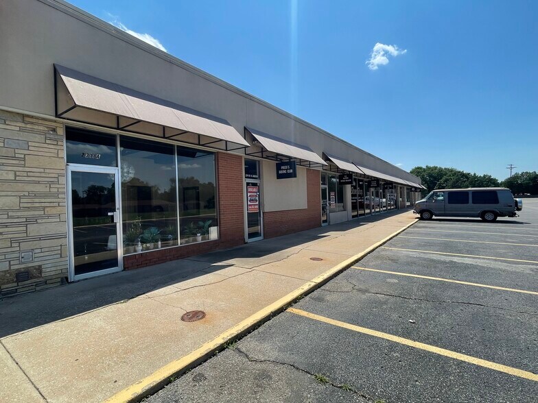 More Photos Of 2303 N Amidon St, Wichita General Retail For Sale