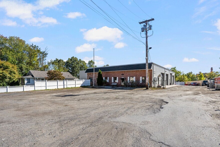 More Photos Of 30 Starr St, Johnston Warehouse For Lease