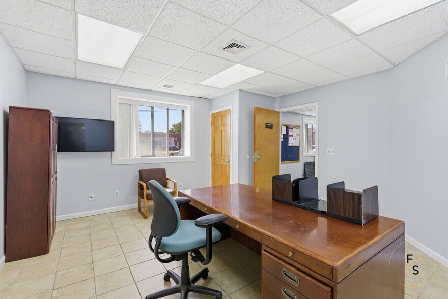 More Photos Of 64 Cody St, West Hartford Warehouse For Sale