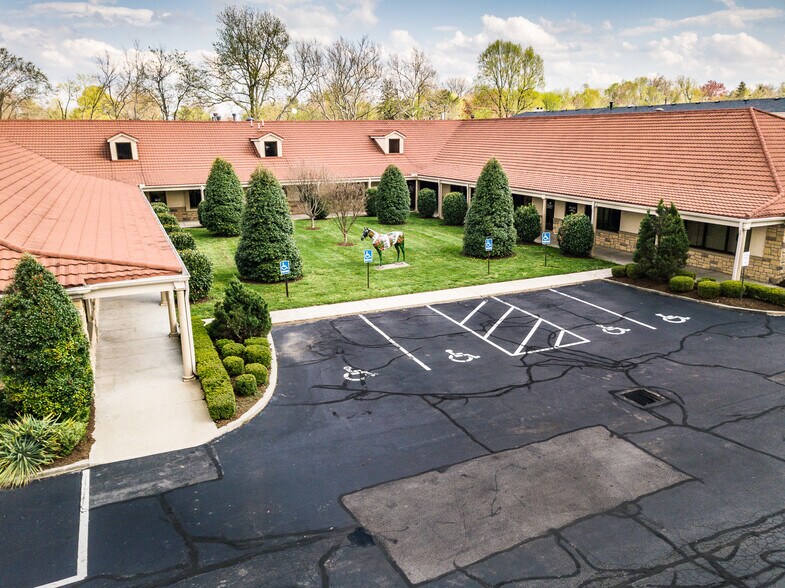 More Photos Of 2134 Nicholasville Rd, Lexington Medical For Sale