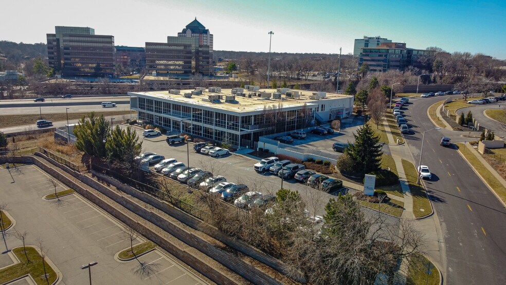 More Photos Of 7373 W 107th St, Overland Park Office For Lease