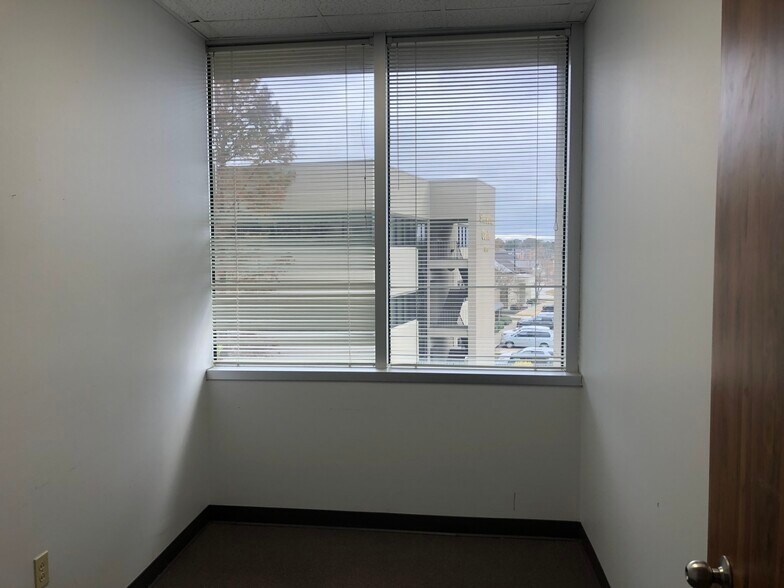 More Photos Of 3029 S Sherwood Forest Blvd, Baton Rouge Loft Creative Space For Lease