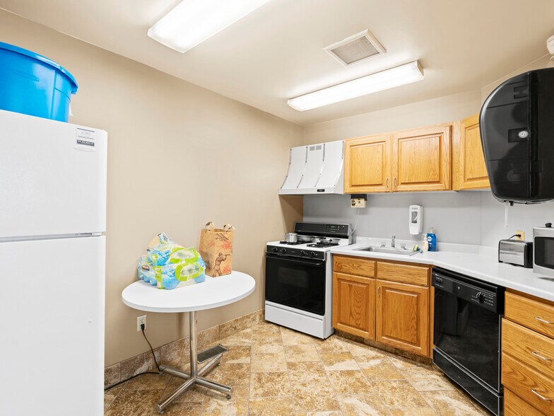 More Photos Of 9010 S 150 E, Sandy Light Manufacturing For Sale