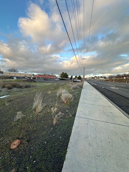 More Photos Of NKA Southgate, Pendleton Land For Sale