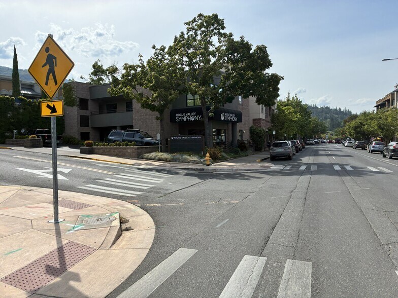 More Photos Of 33 N 1st St, Ashland Medical For Lease