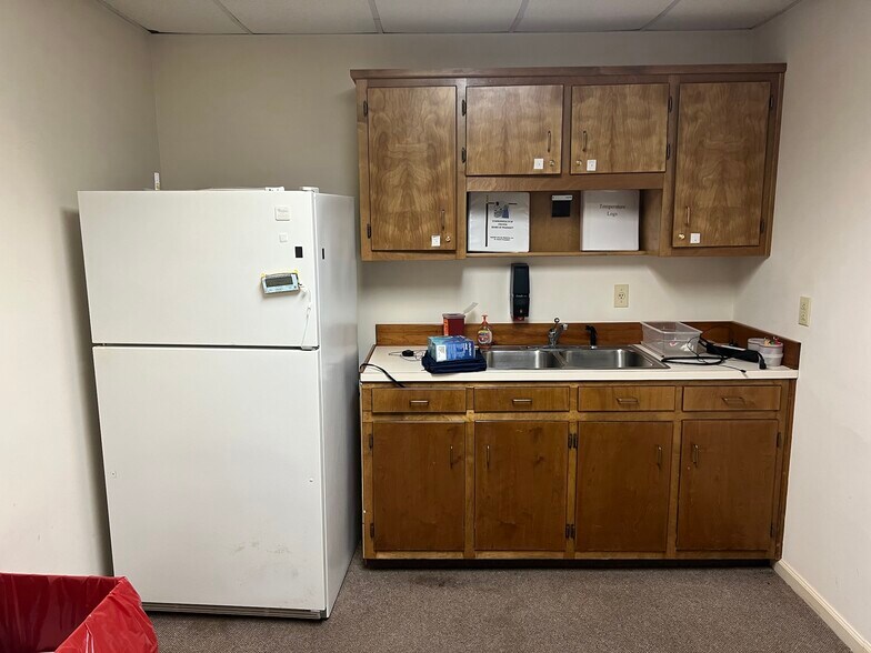 More Photos Of 125 Watson St, Danville Office For Sale