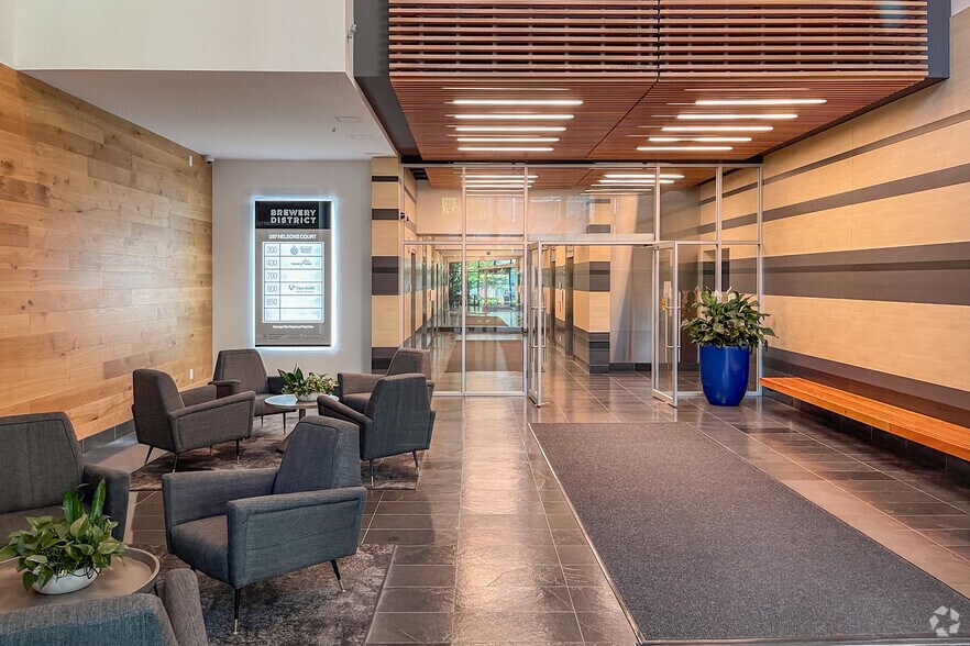 More Photos Of 287 Nelson's Crt, New Westminster Office For Lease