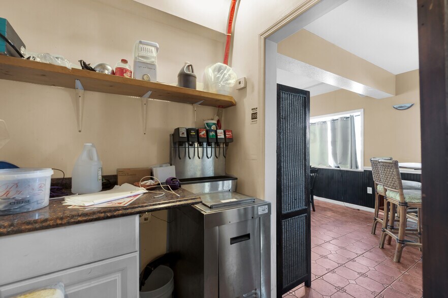 More Photos Of 81901 Overseas Hwy, Islamorada Restaurant For Sale