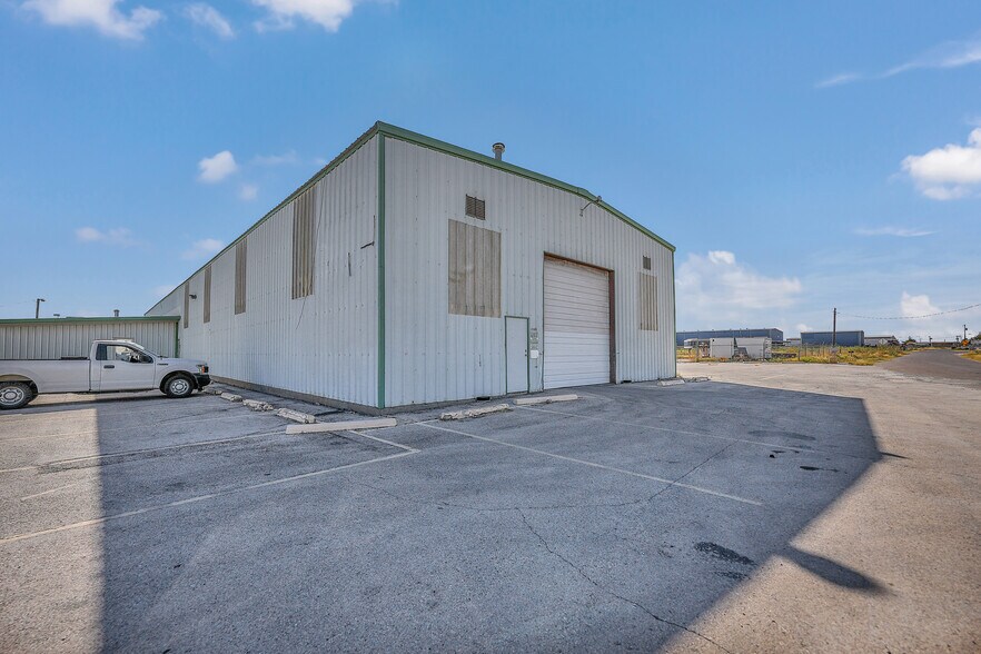 More Photos Of 2121 W 44th St, Odessa Industrial For Sale