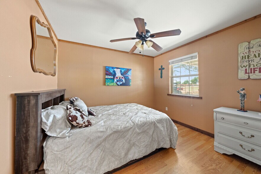 More Photos Of 204 County Road 107, Whitesboro Horse Stables For Sale