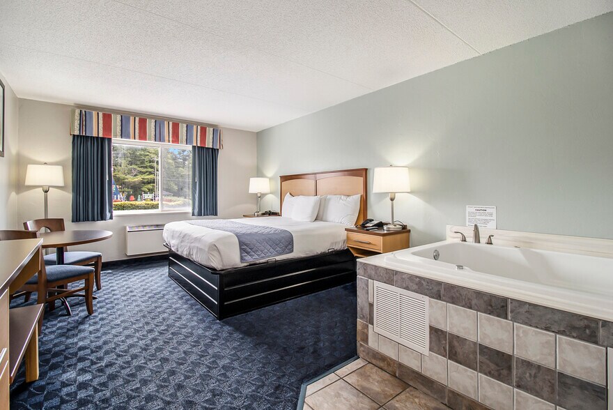 More Photos Of 1180 N Shore Dr, Mears Hospitality For Sale