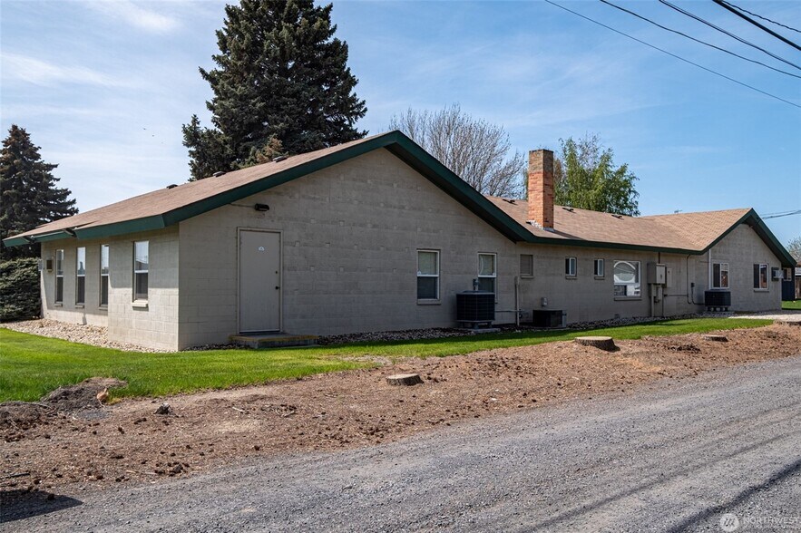 More Photos Of 119 J St SW, Quincy Office For Sale