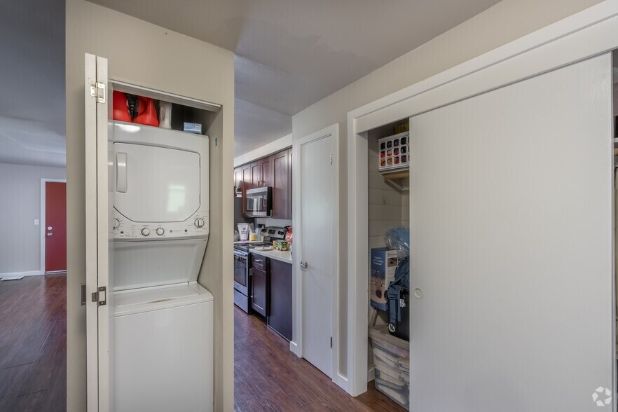 More Photos Of 2515 Thorndyke Ave W, Seattle Multifamily For Sale