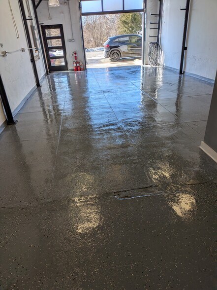 More Photos Of 115 S Main St, Hopewell Freestanding For Lease