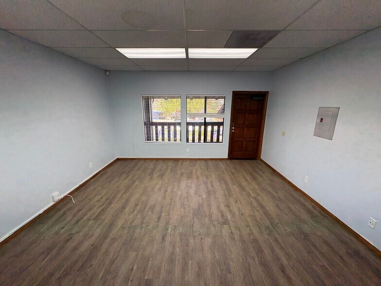 More Photos Of 13967 Campo Rd, Jamul Office For Lease