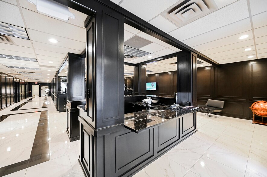 More Photos Of 630 S 3rd St, Las Vegas Office For Sale